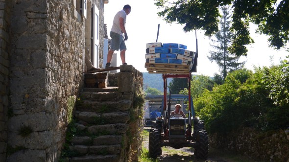 vive le tracteur et sa fourche !